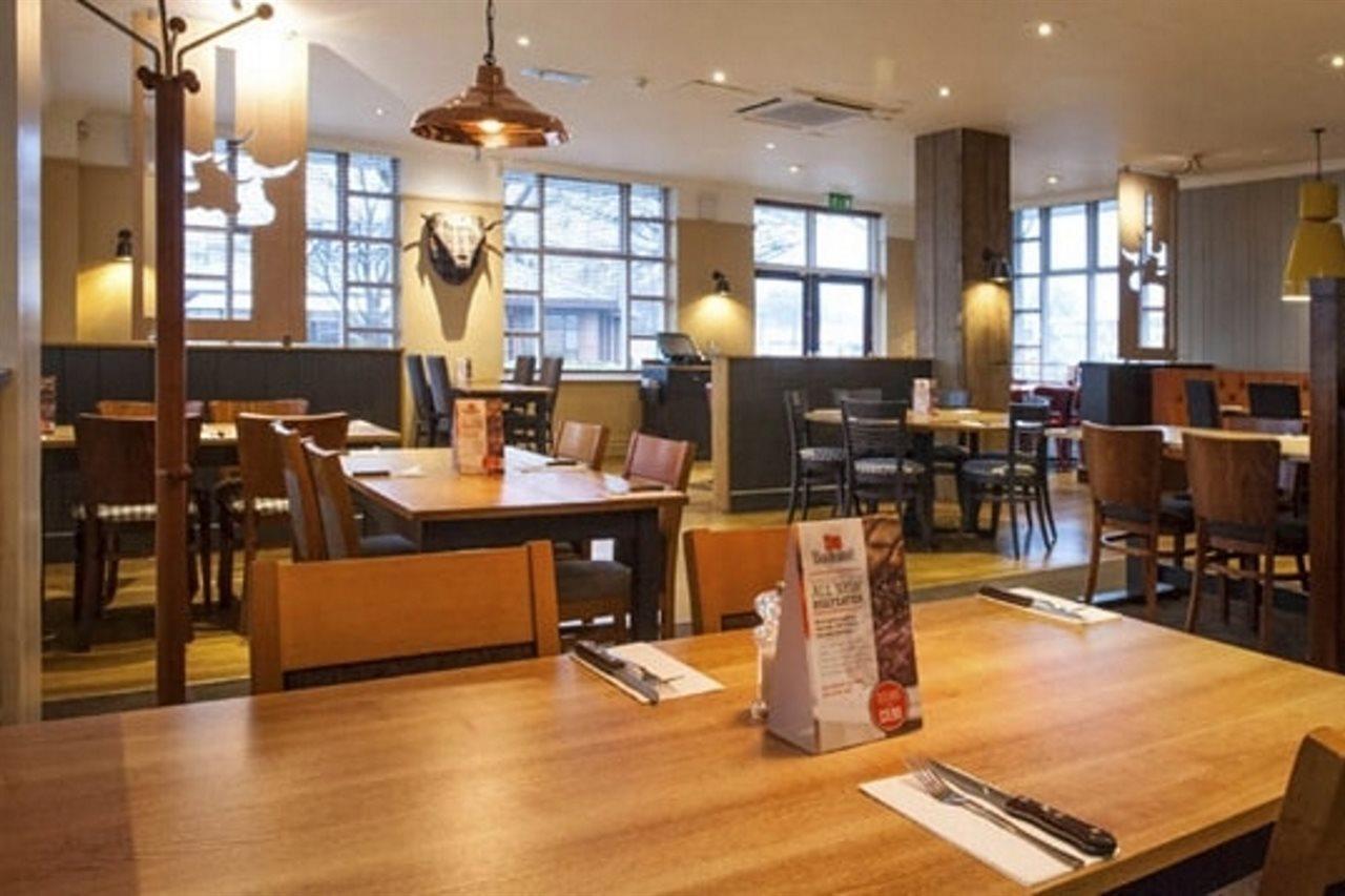 Premier Inn Basingstoke West Экстерьер фото